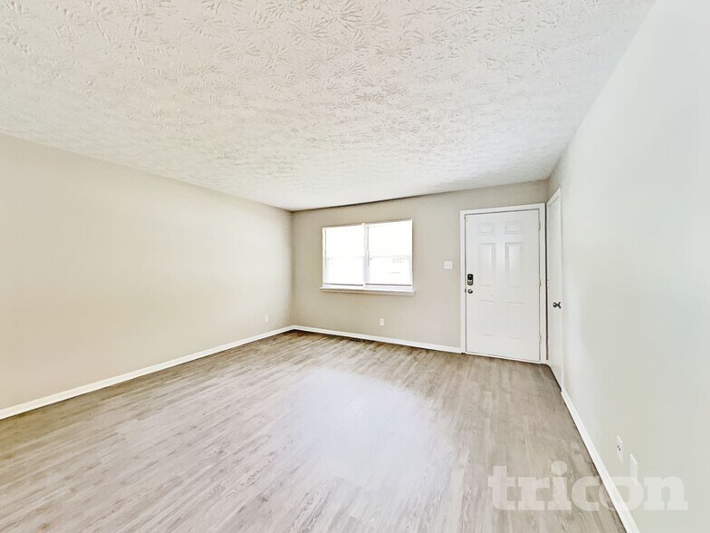 Building Photo - 8605 Lighthorse Dr