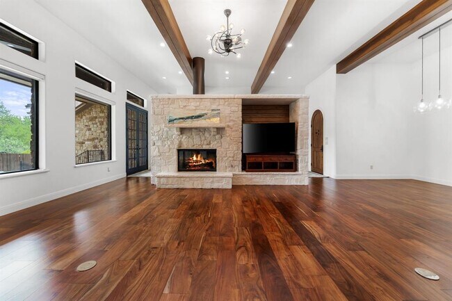 Building Photo - 2633 Collingwood Dr