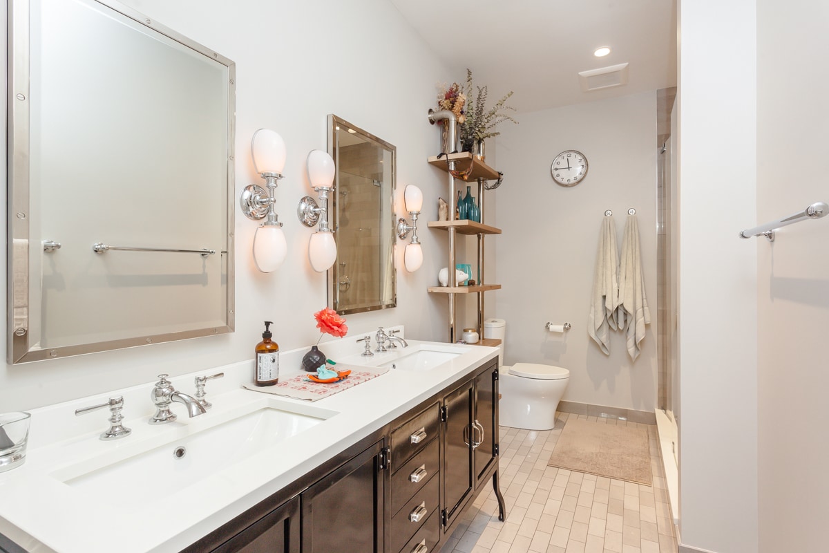 Building Photo - 1750 N Wolcott Ave