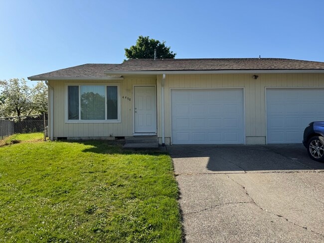 Primary Photo - 4898 Chinook Ct SE