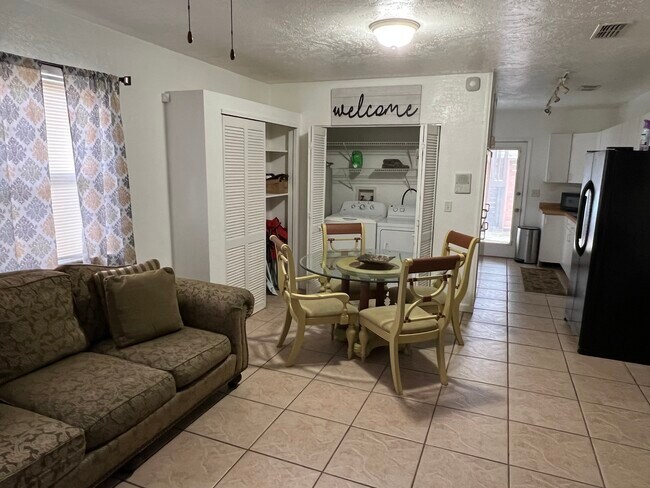 Building Photo - 2401 S Mellonville Ave