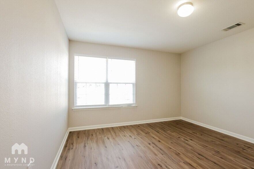 Building Photo - 956 Cassidy Dr