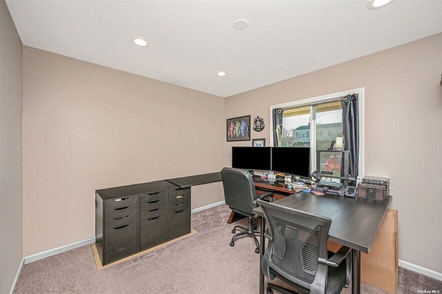 Building Photo - 11 Skylark Ln