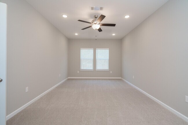 Building Photo - 317 Allen St