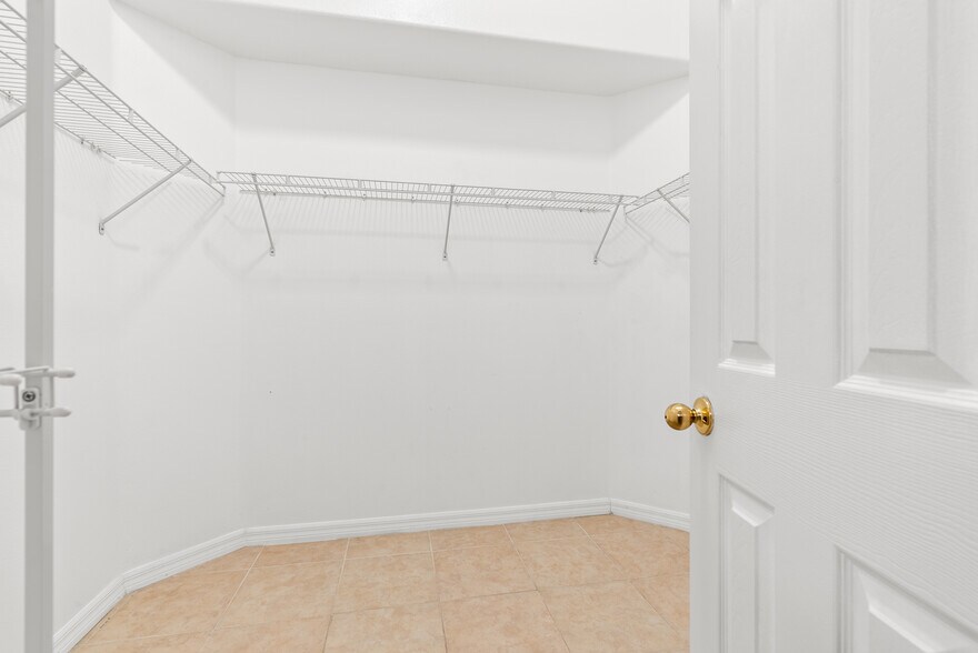Building Photo - 2817 Moultrie Creek Dr