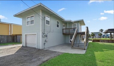 Building Photo - 109 Bayou Vista Dr