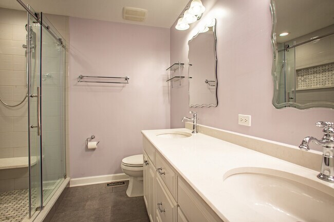 Building Photo - 707 Clover Hill Ct