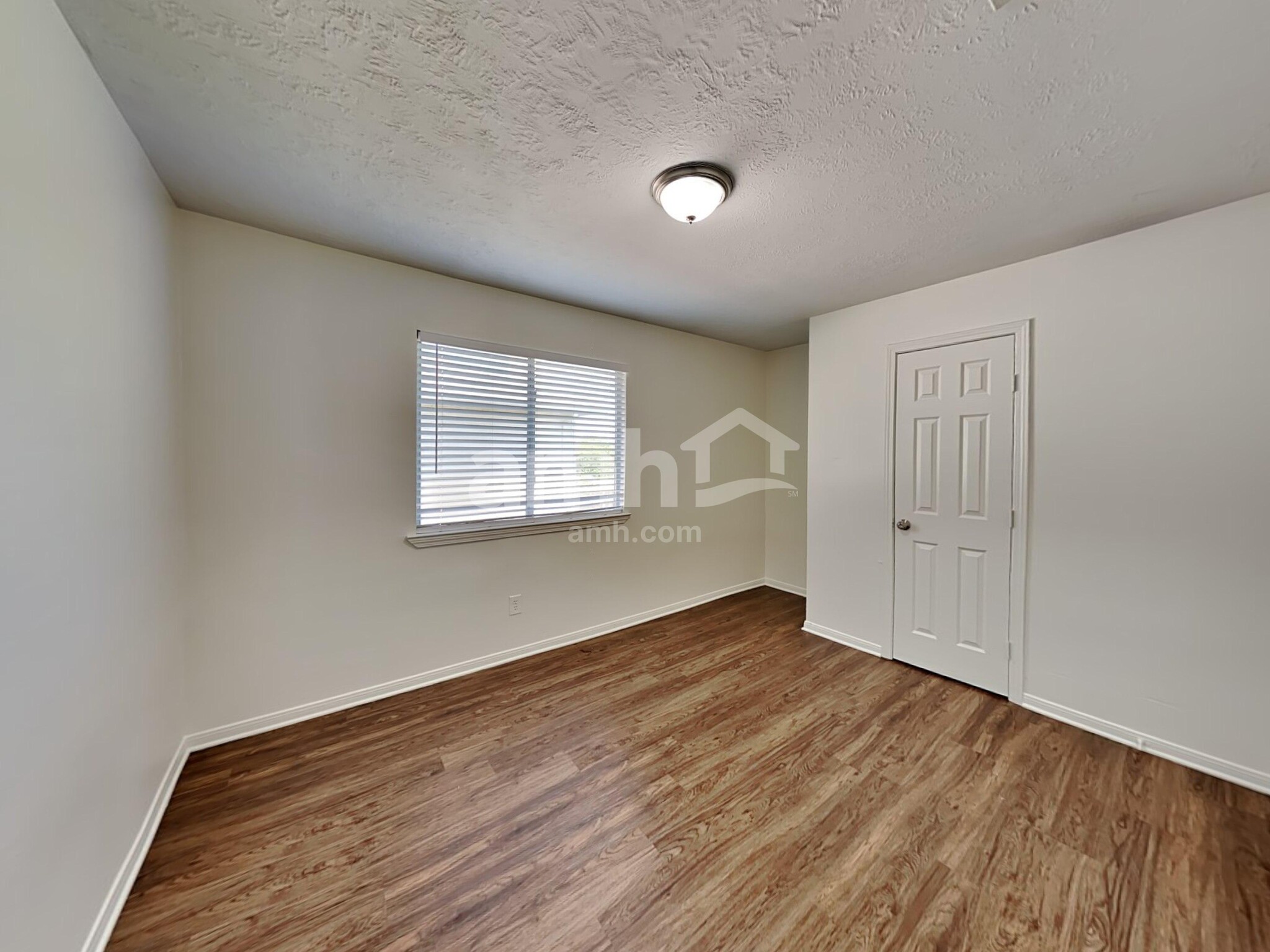 Building Photo - 16410 Tudor Point Ct