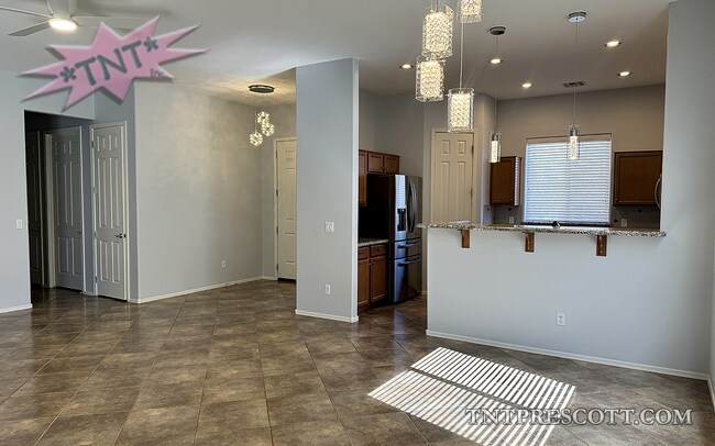 Building Photo - Home in Granville HOA ~ COMP HOLD