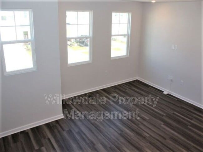 Building Photo - 1079 Shoreside Dr