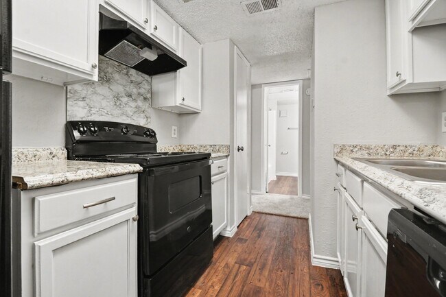 Building Photo - 3603 W Northgate Dr