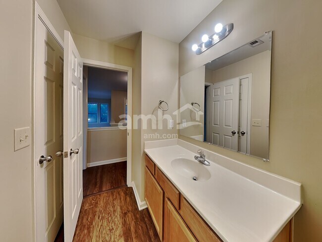 Building Photo - 2313 Worrall Hill Dr