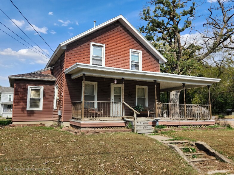 Building Photo - 416 3rd St NW