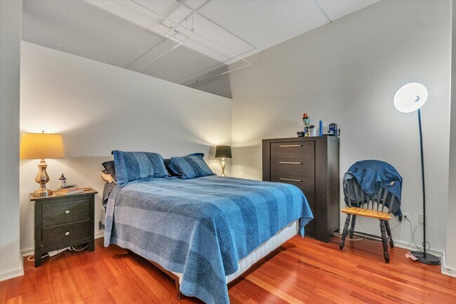 Building Photo - 520 S State St