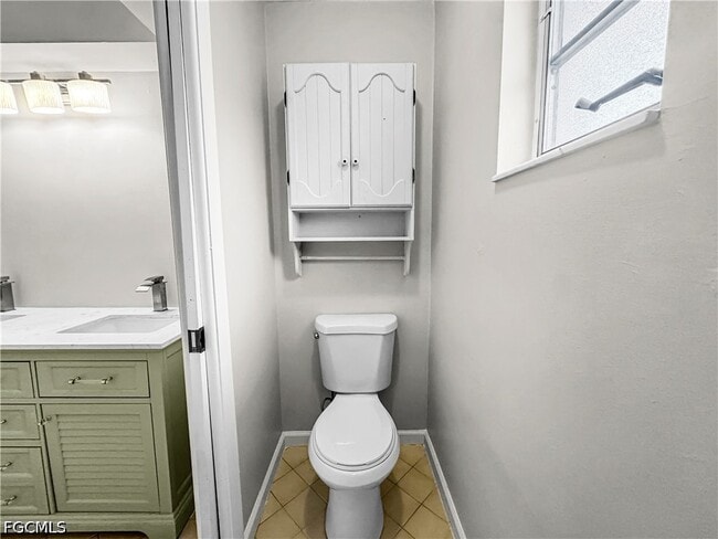 Building Photo - 206 SE 46th Ter