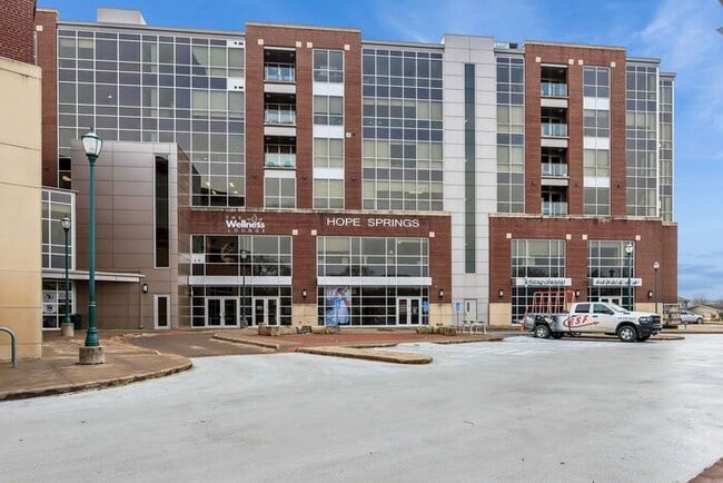 Building Photo - $1,950 | 1 Bedroom, 2 Bathroom Condo | Pet Friendly* | Available for Immediate move-in!