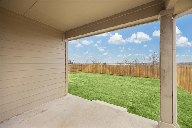 Building Photo - 323 Shimmering Cv