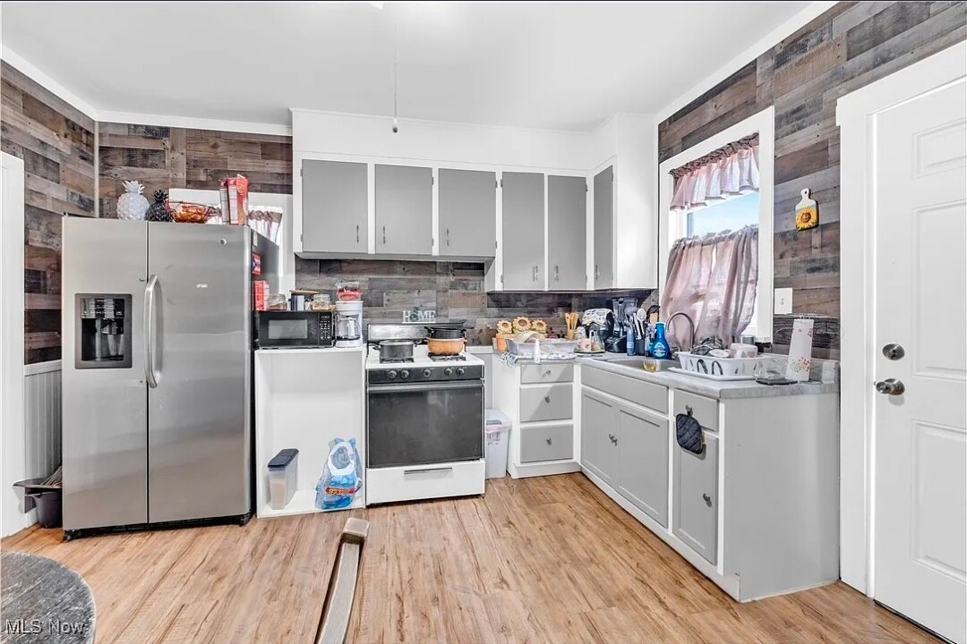 Building Photo - 504 W 21st St