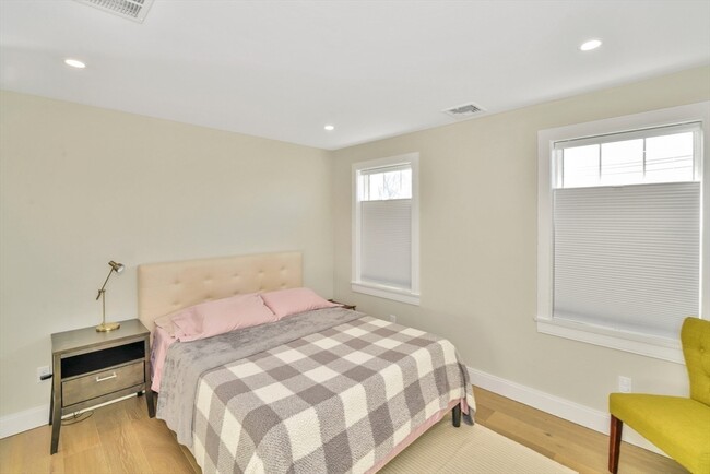 Building Photo - 54 Williams Ave