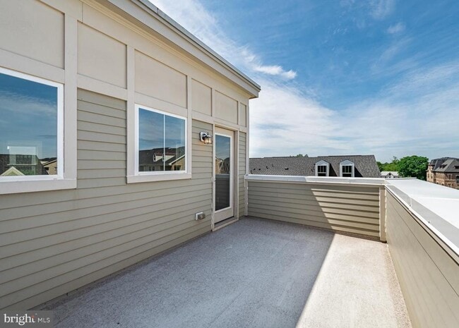 Building Photo - 252 Hemingway Dr