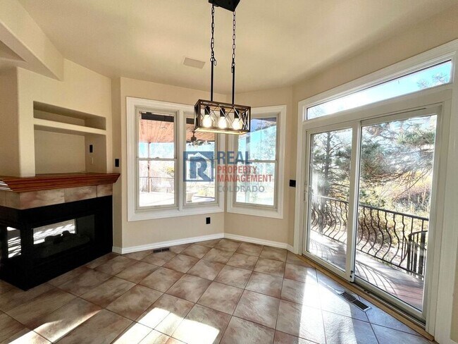 Building Photo - 2645 Rossmere St