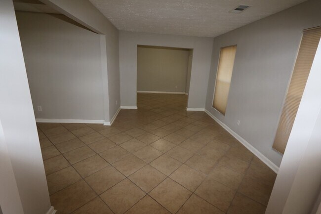 Building Photo - 6223 Autumn Forest Dr