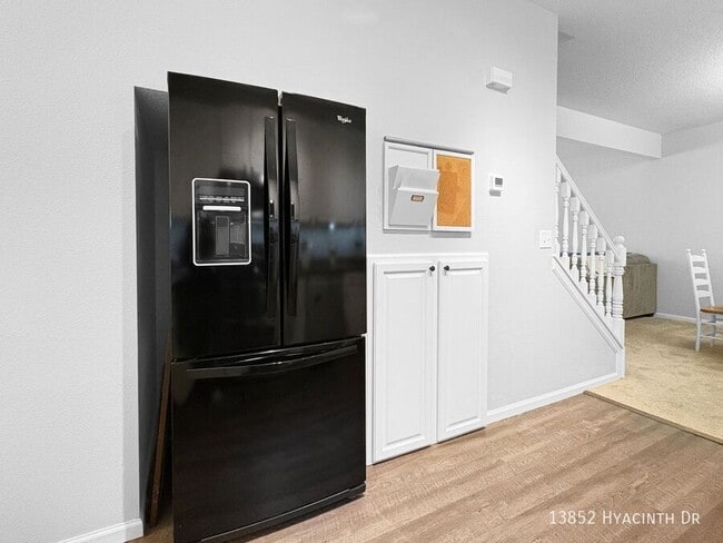 Building Photo - 13852 Hyacinth Dr