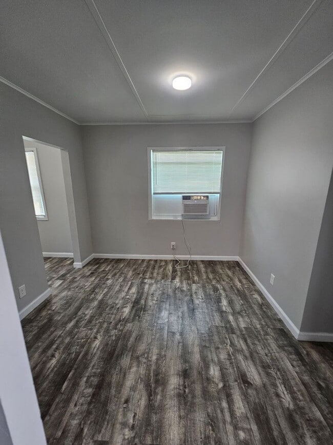 Building Photo - 529 Revere Rd