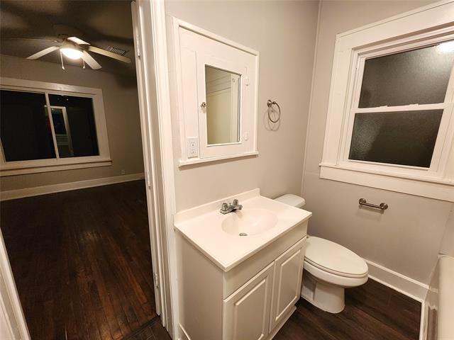 Building Photo - 2114 N Elm St