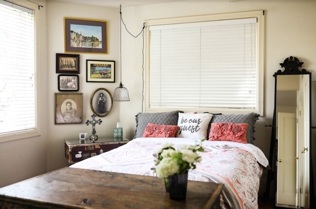 Building Photo - 106 Surrey St