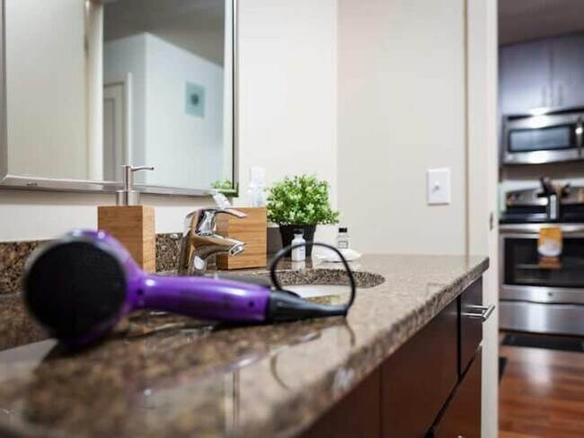 Building Photo - 2017 Chestnut St