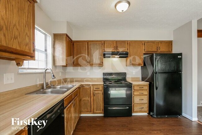 Building Photo - 5759 Pemberly Dr