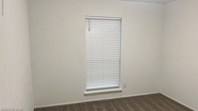 Building Photo - 609 Live Oak Dr