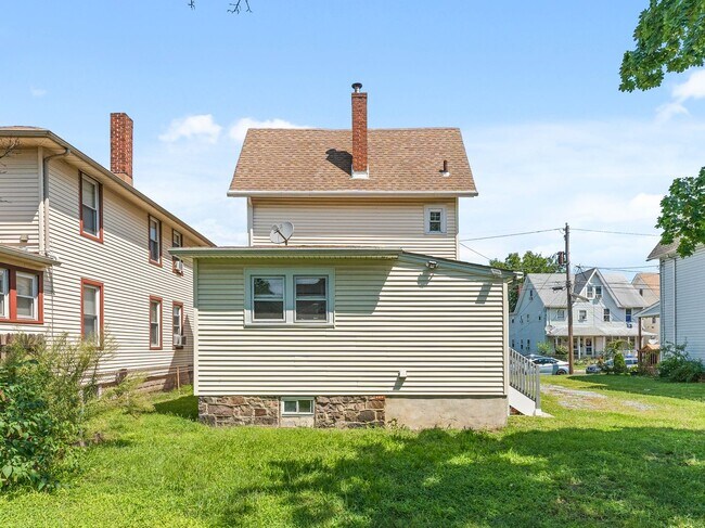 Building Photo - 224 Taylor St