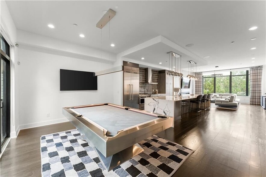 Building Photo - 906 Lenox Blvd