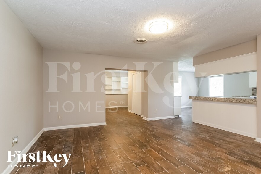 Building Photo - 2505 Texas Ave