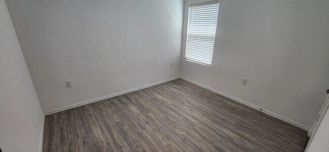 Building Photo - Charming 2-Bed, 2-Bath Home in Thea Meadows