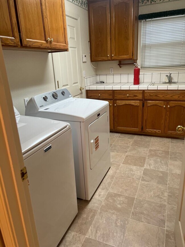 Building Photo - 3474 Cascade Creek Ave