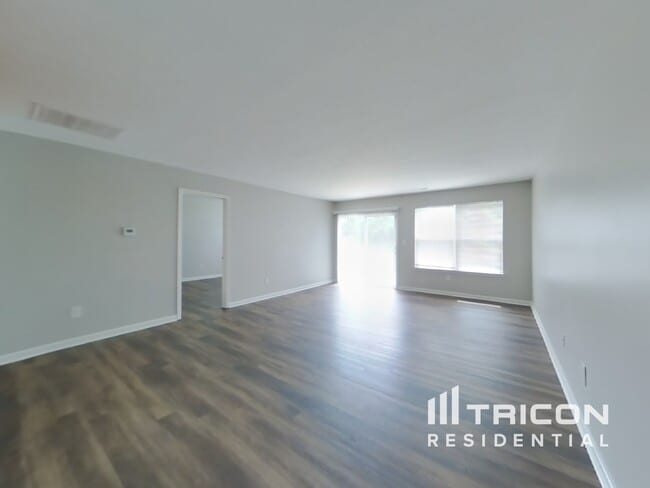 Building Photo - 10707 Tedder Lake Dr