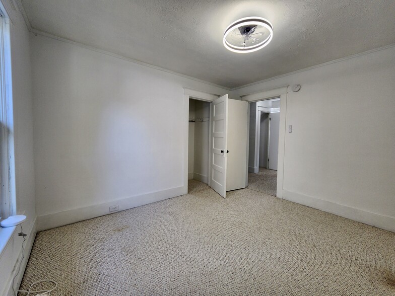 Building Photo - 35 Lawton St