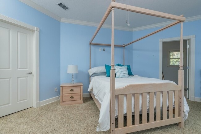 Building Photo - 313 S Forest Dune Dr