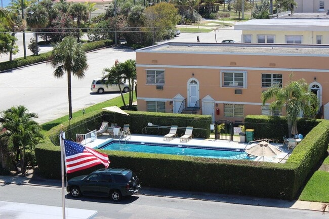 Building Photo - 31 S Golfview Rd
