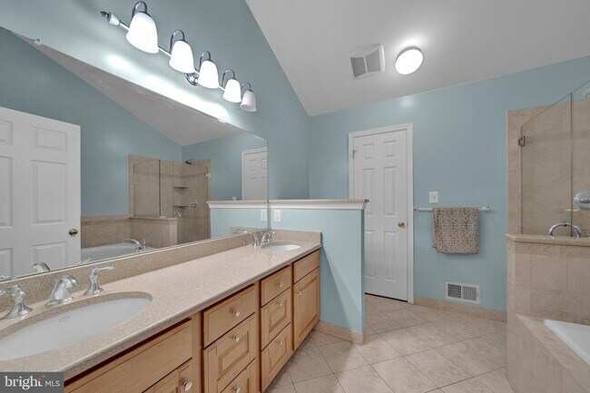 Building Photo - 307 Bollen Ct