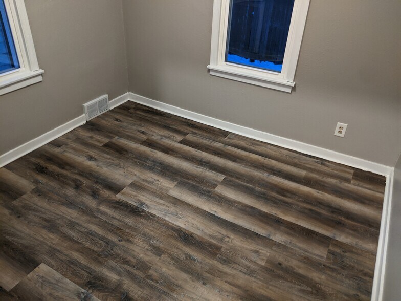Bedroom 2, main floor - 510 5th St SE