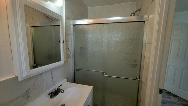 Building Photo - Annual Updated One Bedroom, One Bath Duplex Located in The Village of the Art