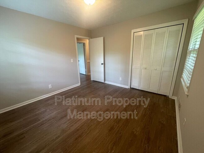 Building Photo - 224 Cold Creek Dr