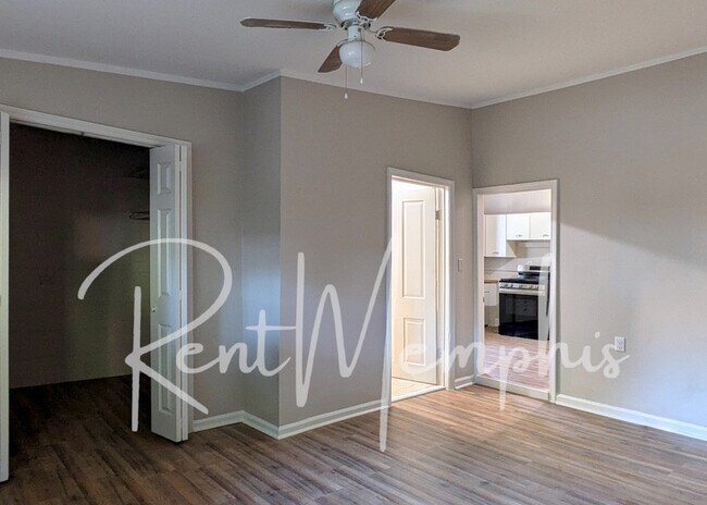 Building Photo - 995 Meda St