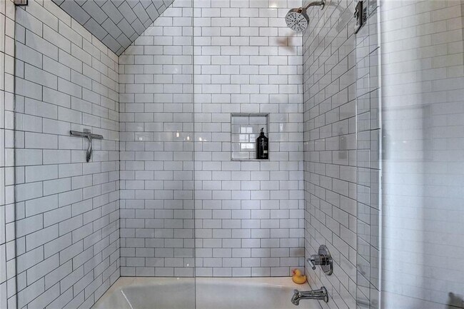 Building Photo - 2555 Brook Run