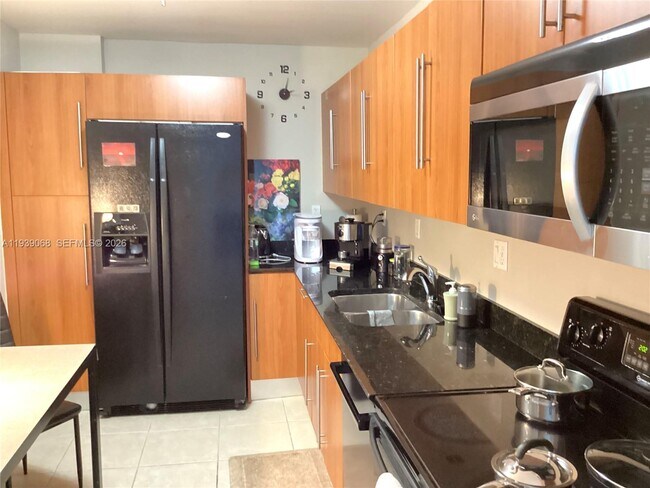 Building Photo - 3001 S Ocean Dr