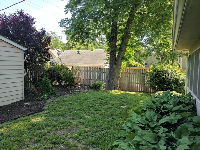 Building Photo - Amazing Home Near City Park and Campus!